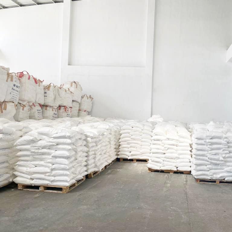 Logistique 4 raw salt in jumbo on pallets